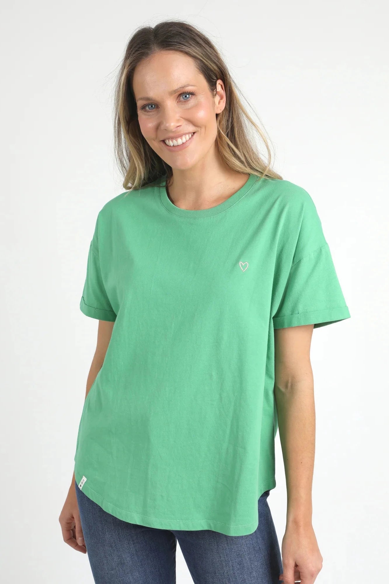 ELM HALLI S/S TEE- GREEN BRIAR